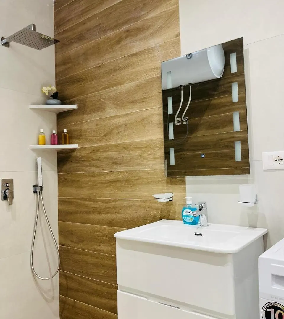 Seascape Apartment Durres 0*,